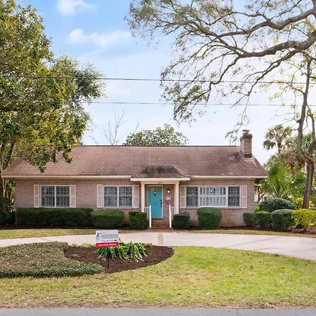 Simone Tranquilla - 2010 Bruce Drive Villa